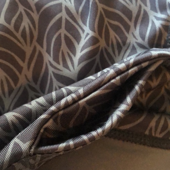 Inner Spirit yoga/workout capris. Pocket inside waistband. Excellent condition - Picture 9 of 12